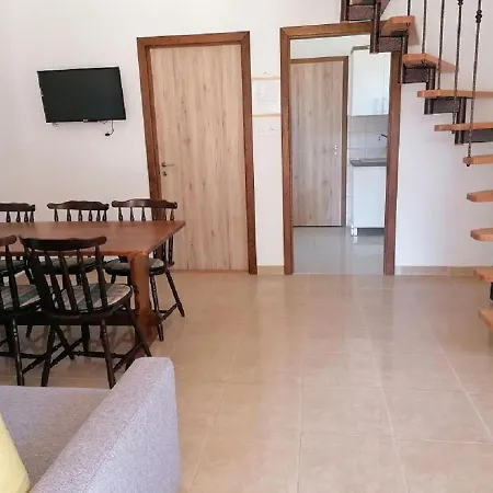 7 Ferohelyes Haz Balatonfenyvesen A Totol 15 M-Re Sajat Steggel Es Csonakkal Villa Exterior photo